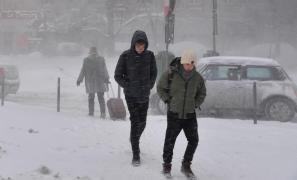 Școli închise pe 6 februarie