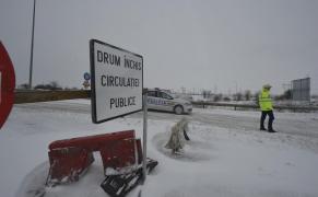 Se închid toate drumurile în Brăila, vremea face prăpăd