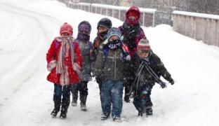 Şcolile rămîn închise într-un singur judeţ, din cauza ninsorilor