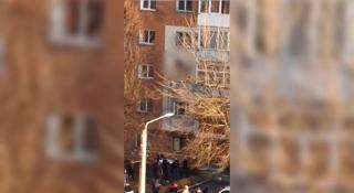 O tânără s-a aruncat de la etajul 3, în Craiova