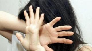 Albanezul o obliga pe româncă să consume droguri