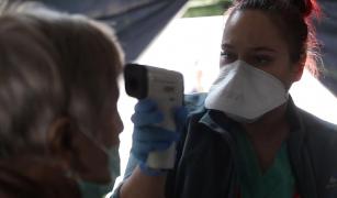 75 de români infectați