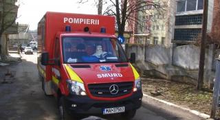 Ambulanță SMURD în misiune la un caz de coronavirus