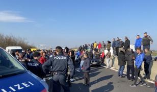 Români blocați în Austria