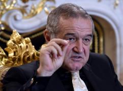 Gigi Becali, în timpul unei conferințe de presă