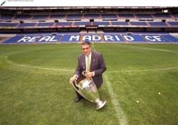 Lorenzo Sanz, cu trofeul Ligii Campionilor