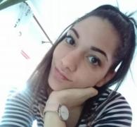 Tânăra are asupra sa are un telefon mobil