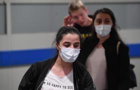 Încă 190 de români fără posibilități au fost aduși în țară cu avionul, din Italia