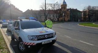 Polițiștii au pus la megafoane Imnul României, "Deșteaptă-te, române", în semn de apreciere pentru cei care respectă restricțiile (Video)