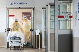 Medici italieni în spital pregătiți pentru cazuri de coronavirus