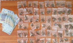 Un orădean în izolare, venit din Anglia, a făcut mii de lei vânzând droguri prin gardul locuinței