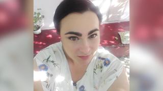 Tânăra decedată într-o fotografie de familie