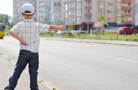 Băiețelul i-a cerut unui șofer să-l ducă la mama lui