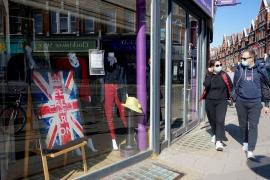 Aproape 100.000 de britanici s-au infectat cu noul coronavirus