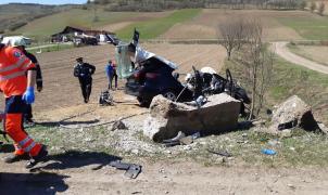 Mașină distrusă complet în Cluj, un tânăr de 18 a ajuns la spital în stare de inconștiență