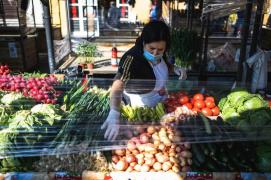 Piață închisă la Timișoara, vânzătoare depistată cu coronavirus