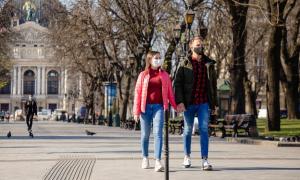 Bărbații par a fi mai afectați de coronavirus decât femeile