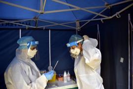 Specialiștii consideră că Marea Britanie este departe de depășirea pandemiei de coronavirus