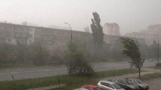 29 de județe sunt lovite de vijelii, începând de mâine dimineață