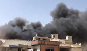 Un avion cu 107 oameni la bord s-a prăbuşit peste un cartier de case, într-o zonă rezidenţială din Pakistan (Video)