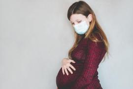 Coronavirusul afectează placenta femeilor însărcinate infectate, avertizează experții americani