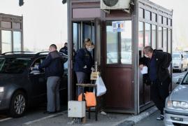 Românii care se întorc în țară nu scapă de izolare la domiciliu nici după 1 iunie