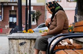 Bătrâna vânduse o casă, iar în urma tranzacţiei obţinuse o 100.00 de lei