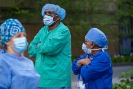 Experții americani estimează 135.000 de decese în SUA, până în august