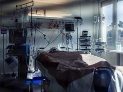 Alți 8 pacienți infectați cu coronavirus au murit în România. Printre victime, un șofer bulgar