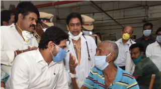 În jur de 1.000 de persoane au fost expuse la gazul toxic