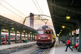 Tren de călători în Gara de Nord