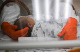 Bebeluș de o lună, cel mai tânăr pacient infectat cu coronavirus din Botoșani