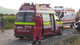 Accident cu 15 victime în Vâlcea, după ce un microbuz și o mașină s-au răsturnat. A fost activat Planul Roşu