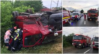 Primele imagini de la accidentul cu 15 victime din Vâlcea. Un microbuz și o mașină s-au izbit frontal, apoi s-au răsturnat