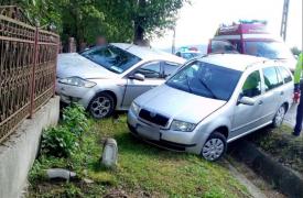 O şoferiţă de 19 ani, din Dej, a mai luat o maşină cu ea când a virat dreapta să intre în curte
