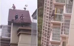 Patru copii au făcut tobogan din acoperișul unui bloc cu 32 de etaje din China