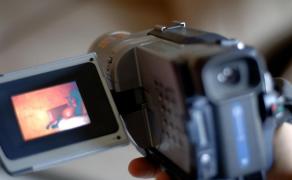 Profesor din Giurgiu, amor cu o elevă de clasa a VIII-a. Fata se lăsa filmată, cu acordul mamei