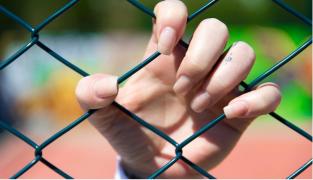 Soțul și fiul româncei au luat câte 30 de ani de închisoare