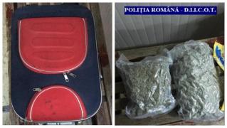 Bărbatul avea 1,2 kilograme de cannabis asupra sa