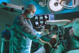 Premieră medicală în România! Robotul MAKO, folosit în intervențiile ortopedice de protezare