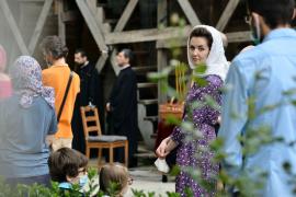 Slujbele religioase vor fi reluate în interiorul bisericilor