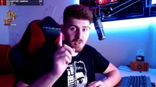 Vloggerul Alexandru Bălan, zis Colo, anchetat după ce a instigat la agresiuni împotriva minorelor