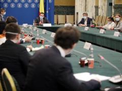 Guvernul a anunţat când se vor putea redeschide mall-urile. Cinematografele rămân închise