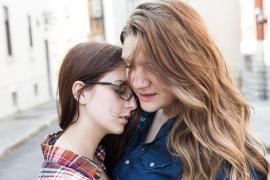 Un bătrân de aproape 70 de ani, din Dolj, a batjocorit două copile, lăsând-o pe una însărcinată