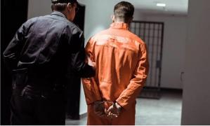 Românul are de returnat aproape o jumătate de milion de dolari