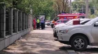 Femeia din Galați s-a aruncat de la balconul camerei în care locuia