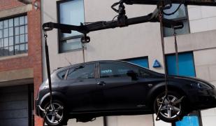 Mașinile abandonate vor putea fi ridicate mai ușor