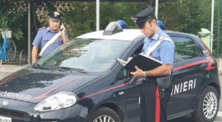 Românca furase parfumuri și produse cosmetice