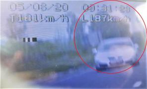 Şofer în vârstă de 18 ani prins de radar cu aproape 190 de km/h în limită de 40, la Sălaj