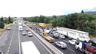 Toţi cei 4 morţi în accidentul din Italia sunt români: bunici şi doi nepoţi. Alţi doi copii şi mama, duşi cu elicopterul la spital (Video)